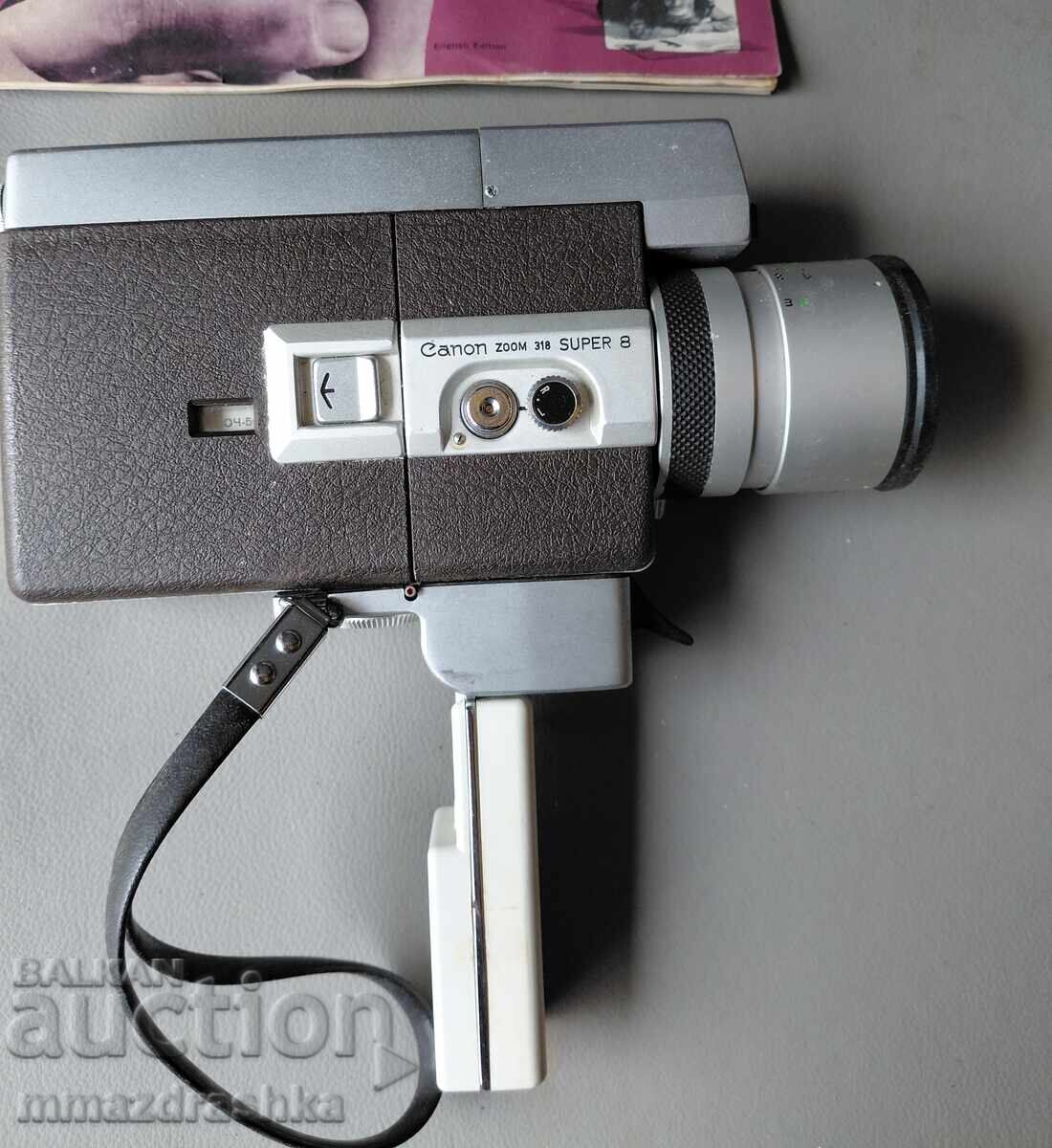 Livrarea Cameră video Canon Auto Zoom 518 din anii '60