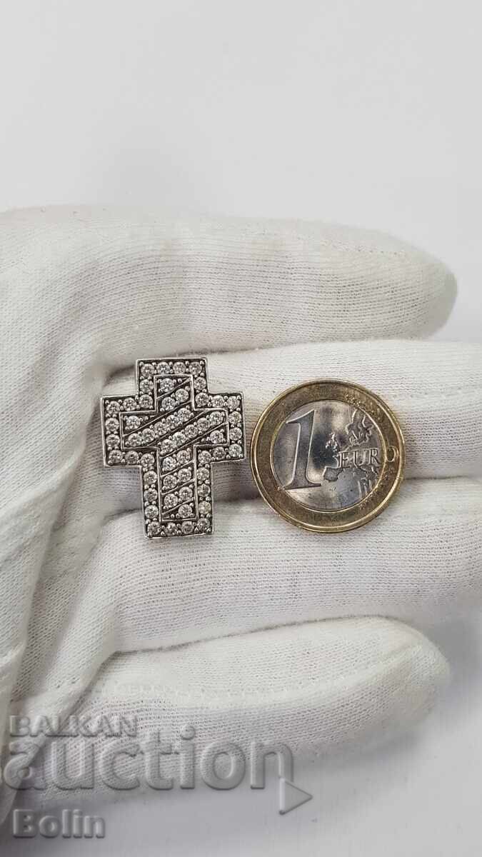 Сребърен медальон,кръст с цирконий - 925 проба - Европа с цена € 30.00 | 58.67 лв.