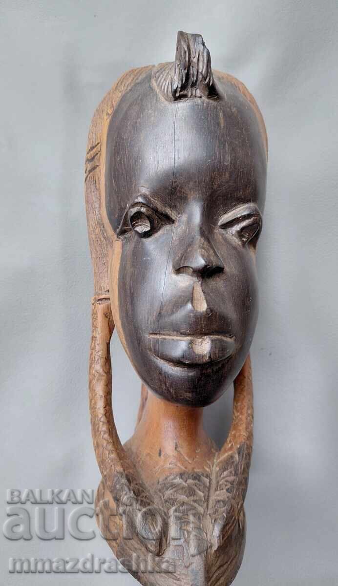 Auction  African figurine