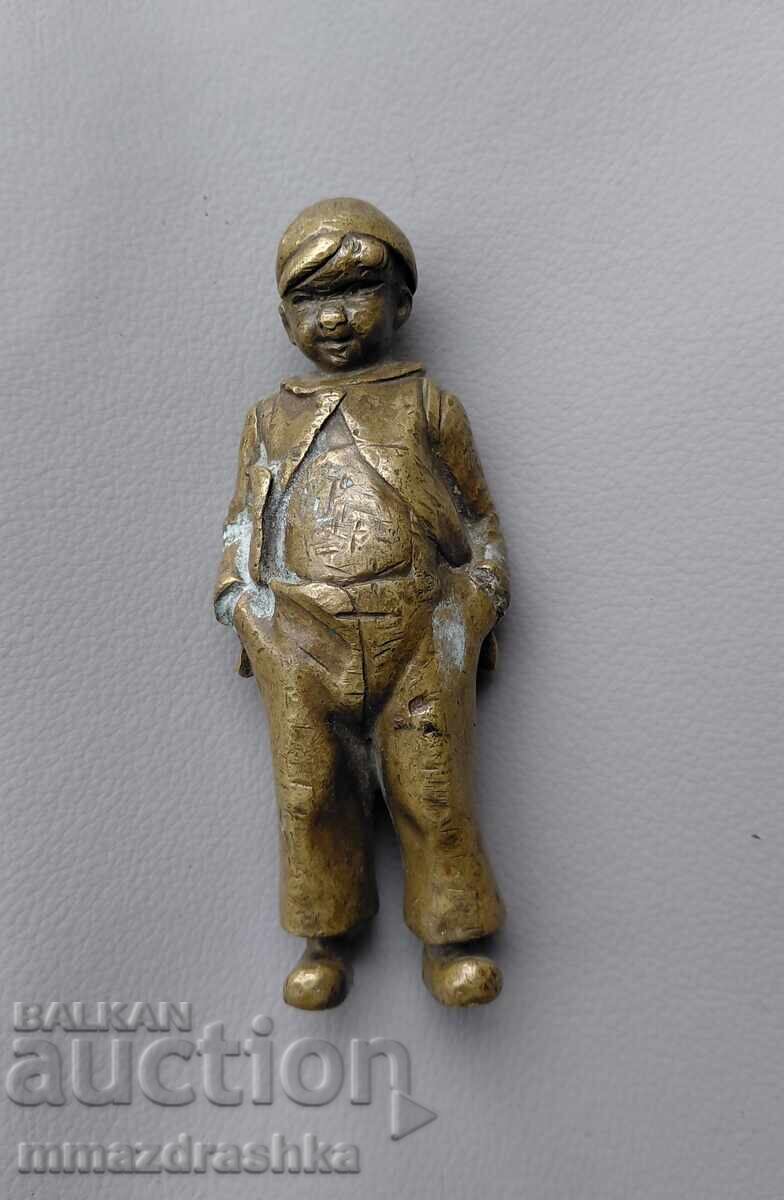 Μπρούτζινο παλιό αγαλματίδιο αγοριού Μπρούτζινο παλιό αγαλματίδιο αγοριού