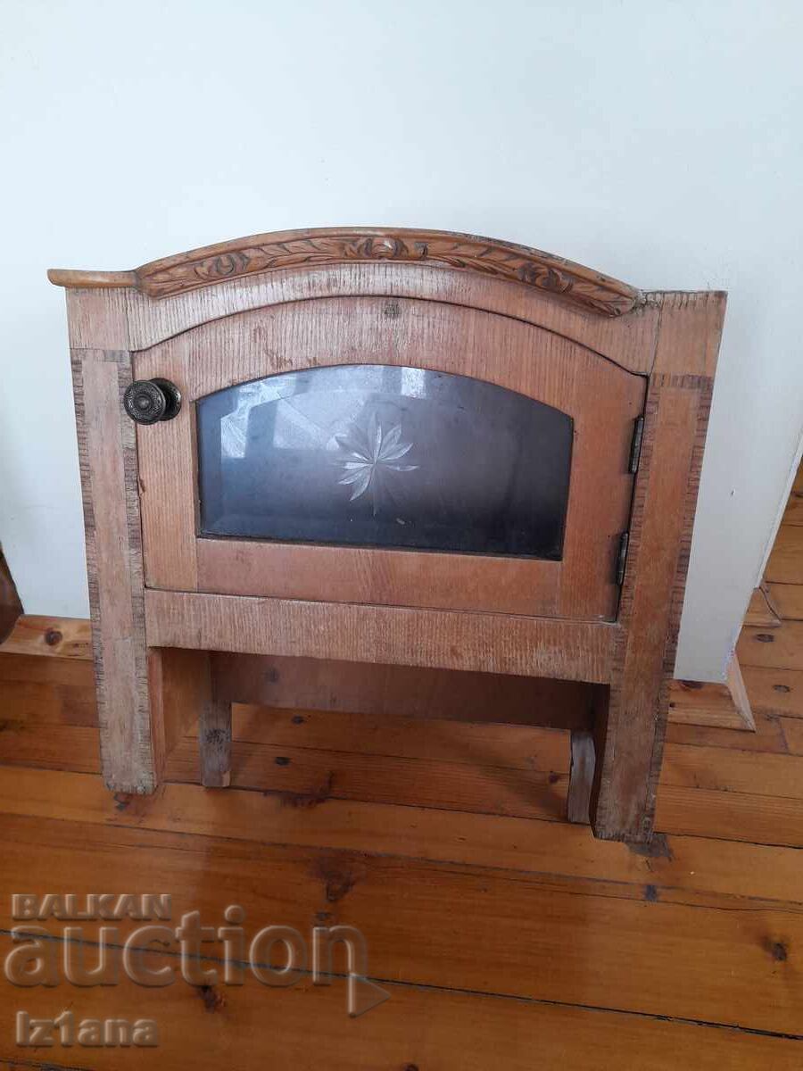 Σταρ Ξύλινη ντουλάπα, ράφι