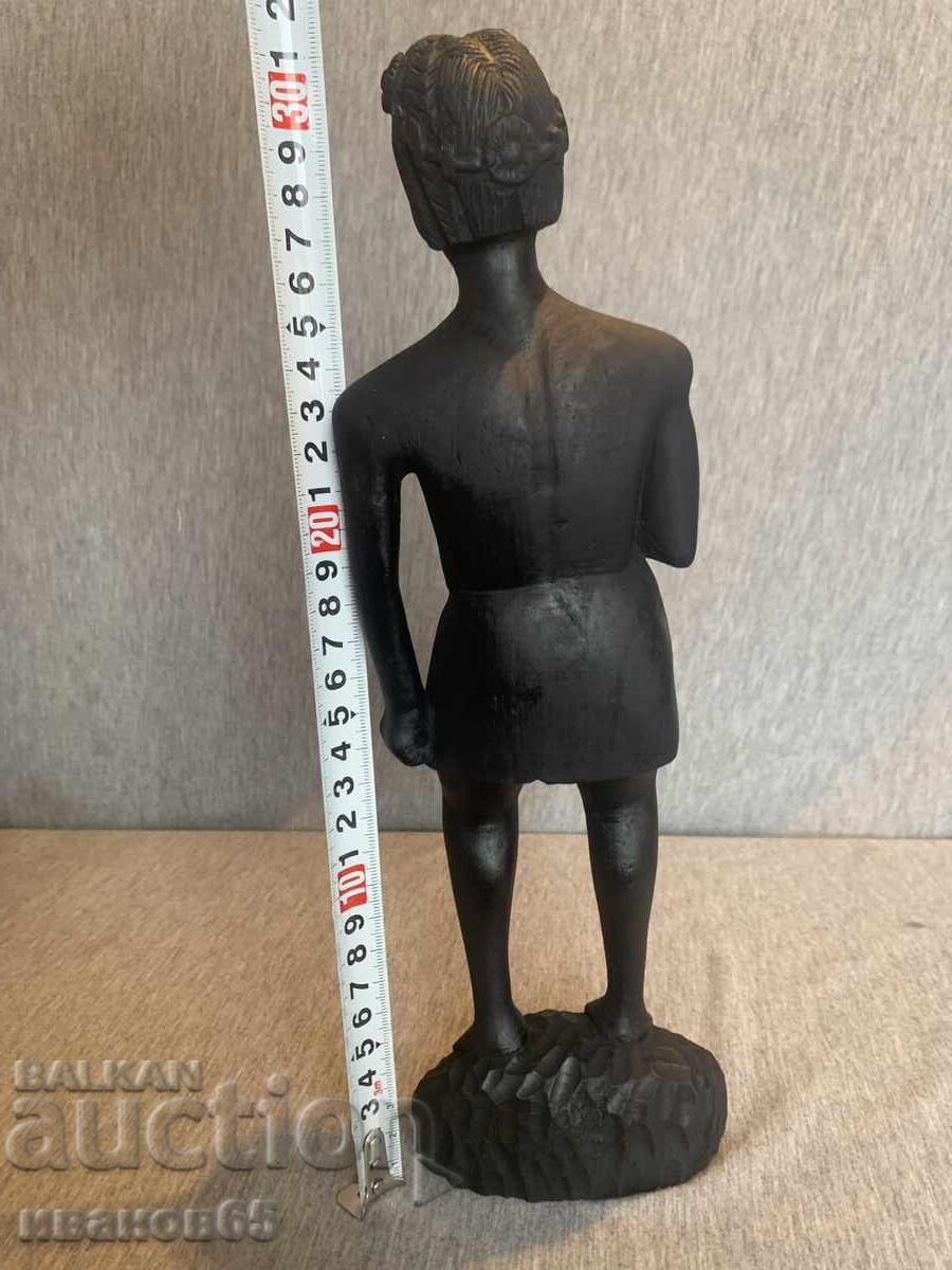 дървена фигура с цена € 18.00 | 35.20 лв.