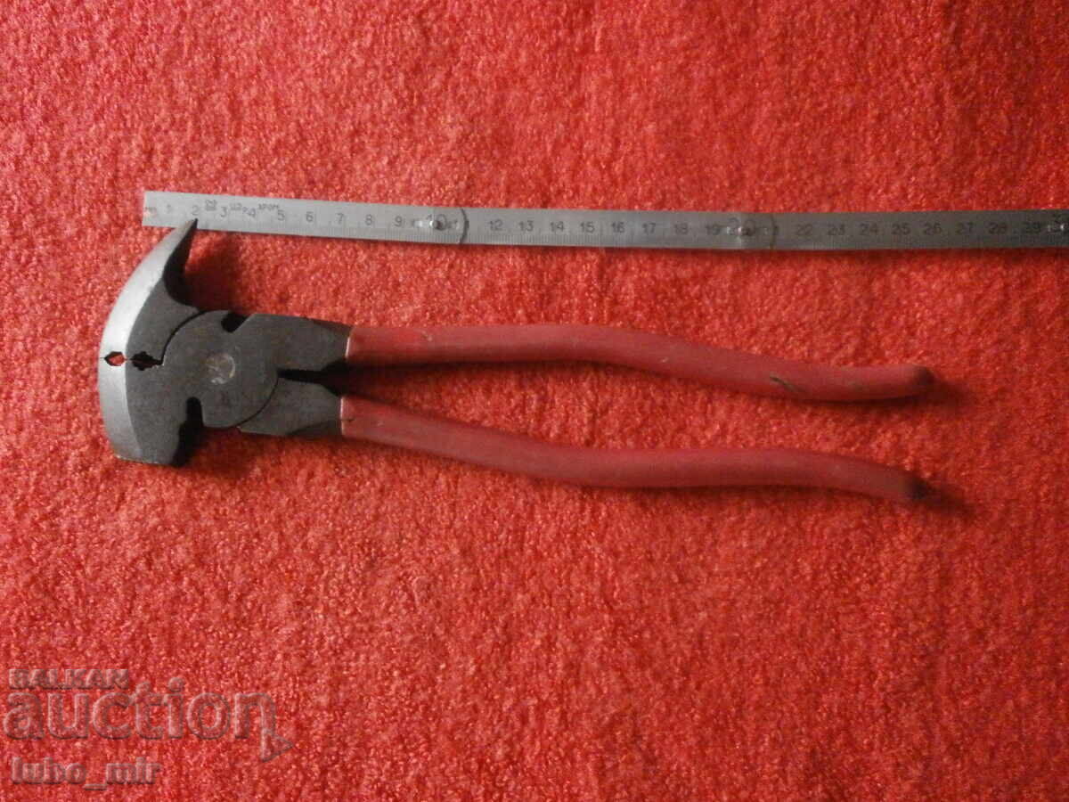 INSTRUMENT MULTIFUNCȚIONAL VECHI cu preț € 10.00 | 19.56 BGN