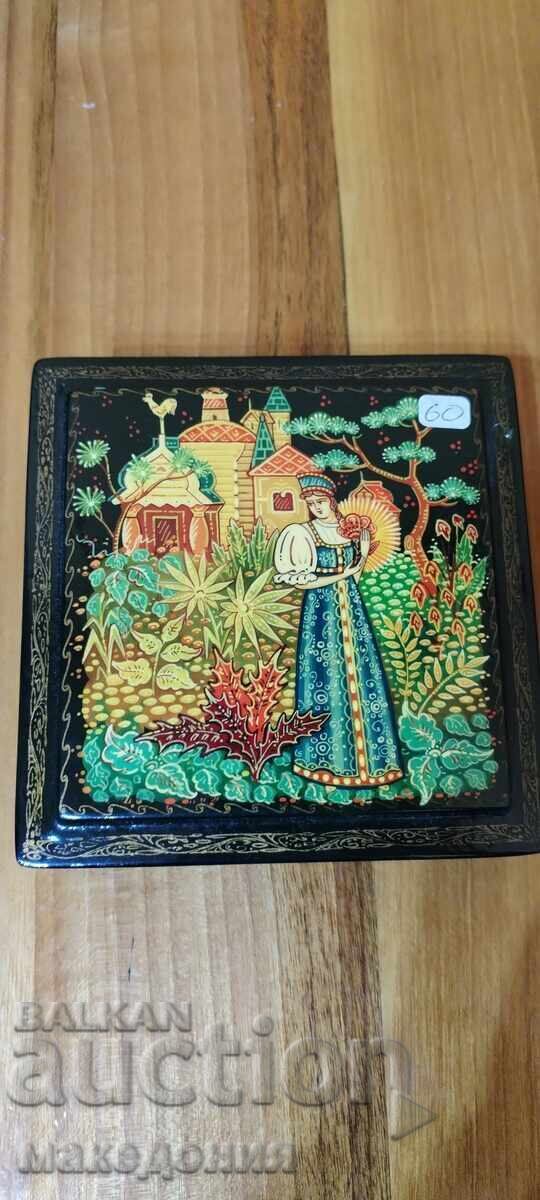 Livrarea Cutii lacuite rusești