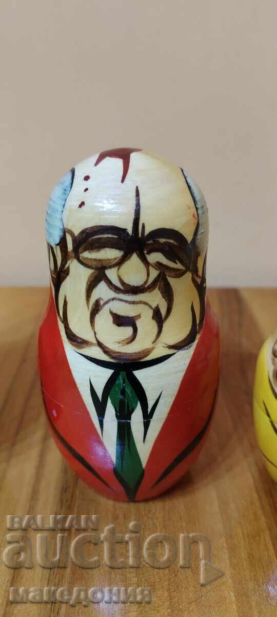 Доставка на Матрьошка президенти