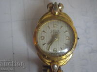 Ceas de aur pentru bătrâne.