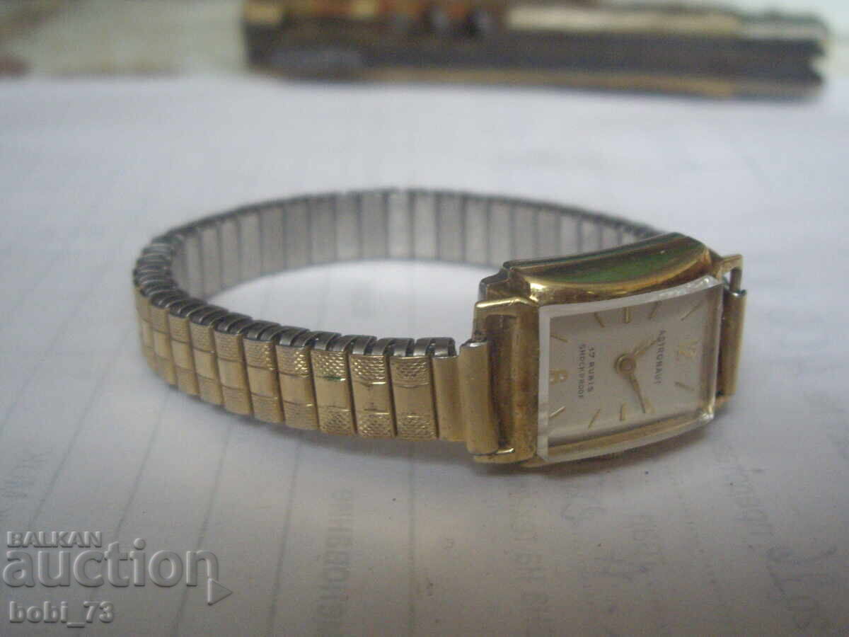 Licitație Ceas de aur pentru bătrâne.