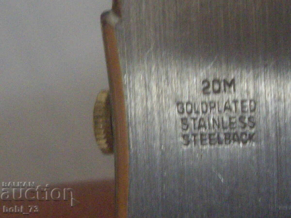 Livrarea Ceas de aur pentru bătrâne.