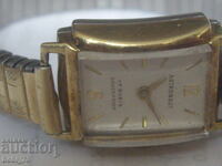 Γυναικείο χρυσό ρολόι.