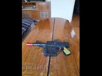 Стара детска играчка картечен пистолет