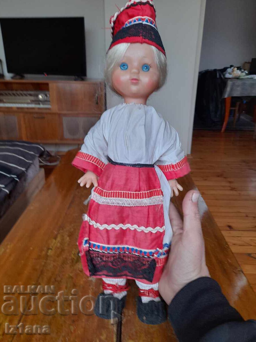 Veche păpușă rusă cu preț € 50.00 | 97.79 BGN Veche păpușă rusă cu preț € 50.00 | 97.79 BGN