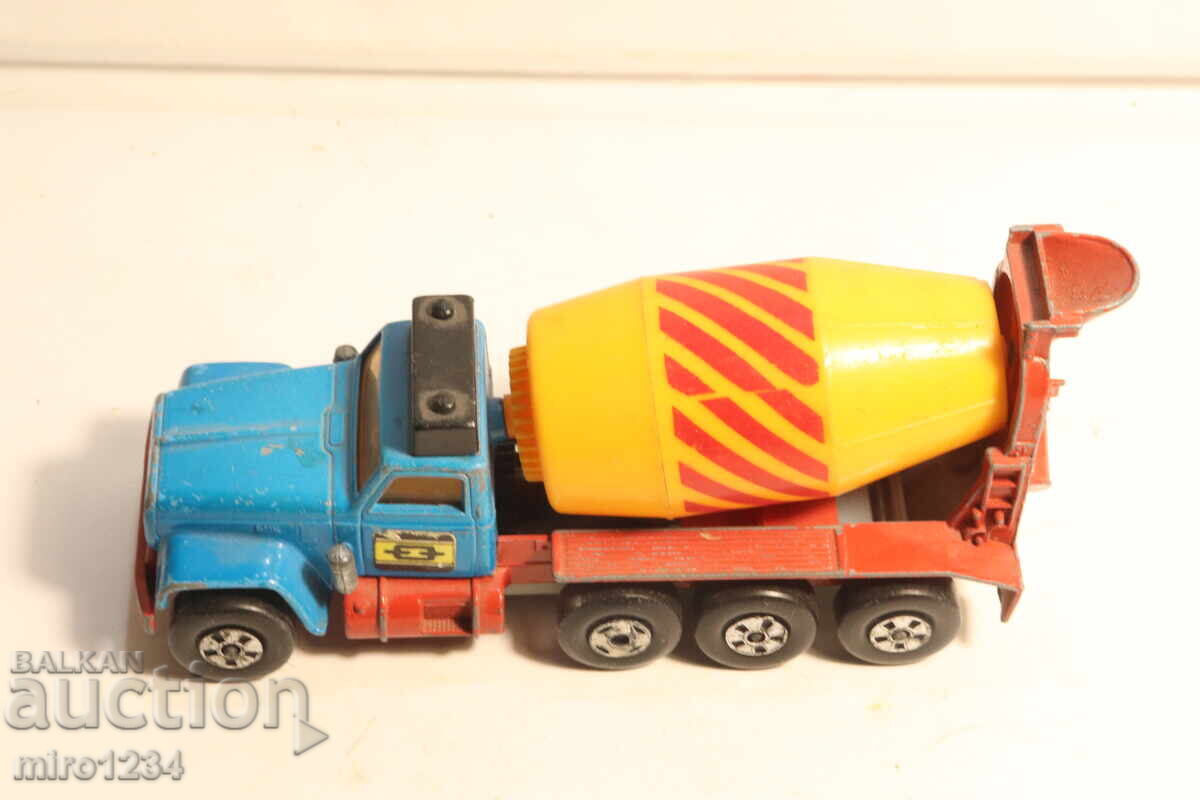 MATCHBOX SUPER KING CAMION BETONIERA MODEL cu preț € 0.01 | 0.02 BGN MATCHBOX SUPER KING CAMION BETONIERA MODEL cu preț € 0.01 | 0.02 BGN