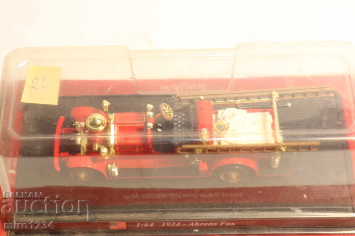 Licitație 1/64 CAMION DE POMPIERI JUCĂRIE MODEL RETRO Licitație 1/64 CAMION DE POMPIERI JUCĂRIE MODEL RETRO
