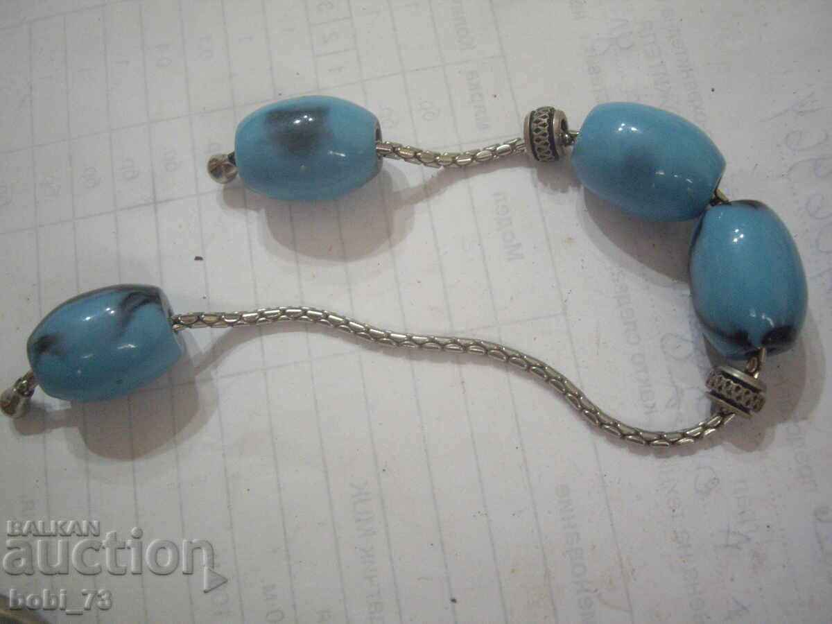 O brățară cu preț € 3.00 | 5.87 BGN