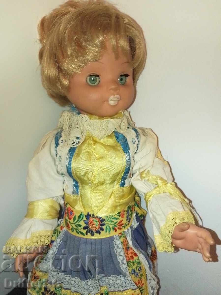 Retro Czechoslovakian doll in traditional costume (Lidova Tvorba) - Collectible - 5