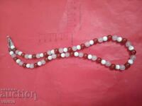 Colier vechi din pietre semiprețioase