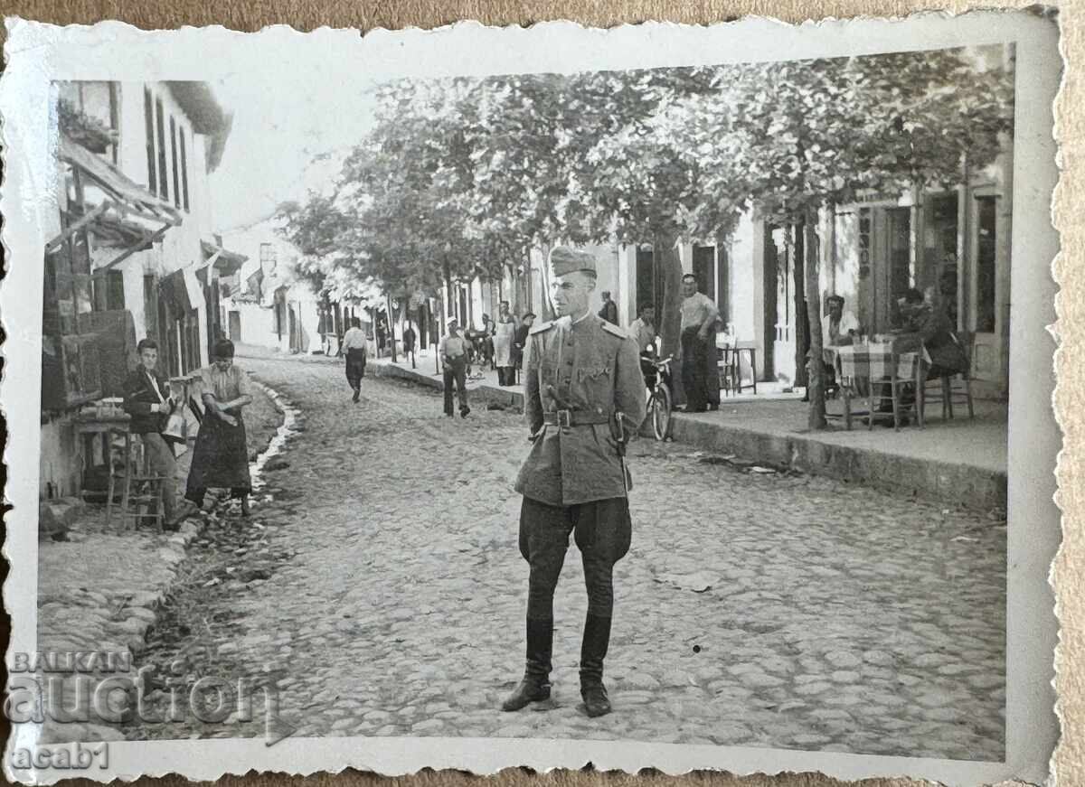 Στρατιωτικοί στην κεντρική οδό