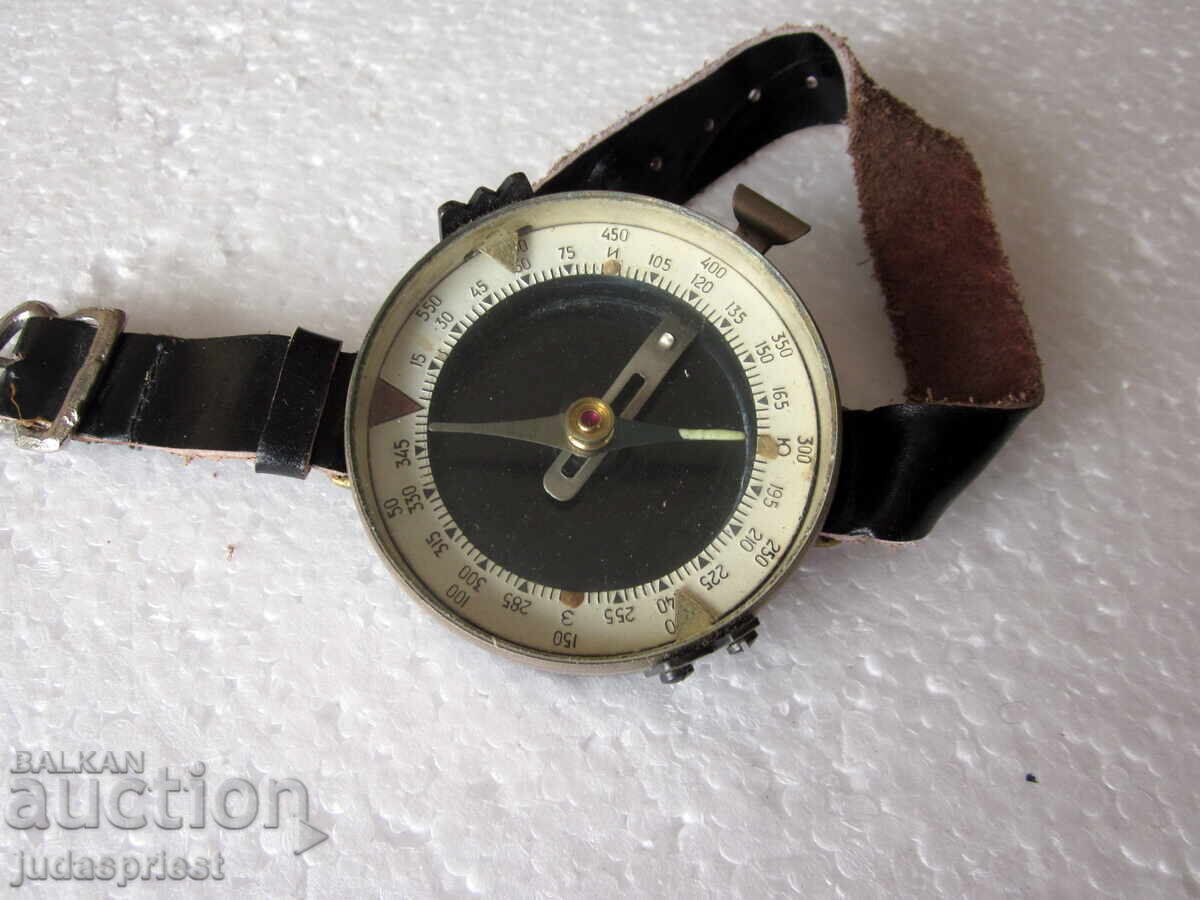 Δημοπρασία Παλιός Βουλγαρικός στρατιωτικός χειροκίνητος πυξίδα από την κομμουνιστική εποχή