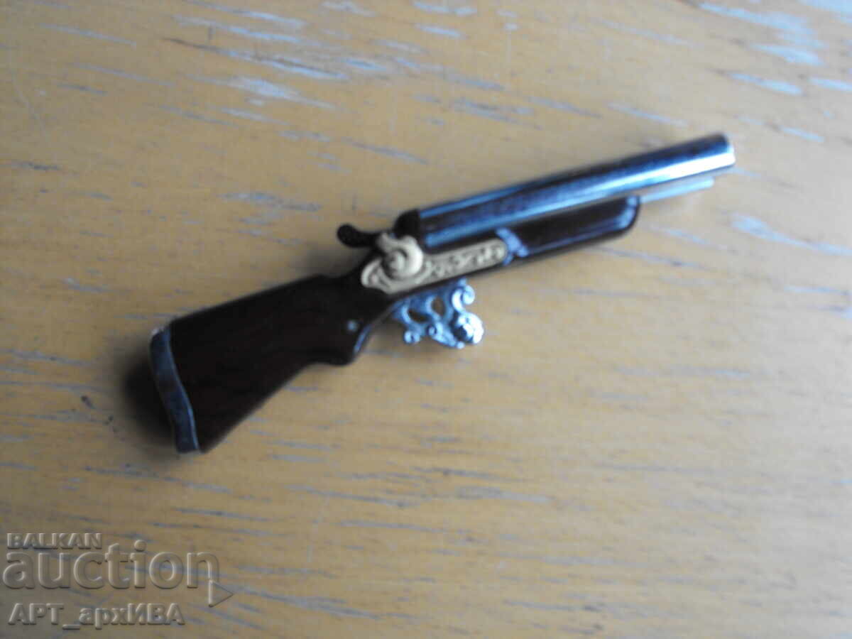 Brichetă – model la scară redusă al unui pistol cu două țevi Brichetă – model la scară redusă al unui pistol cu două țevi