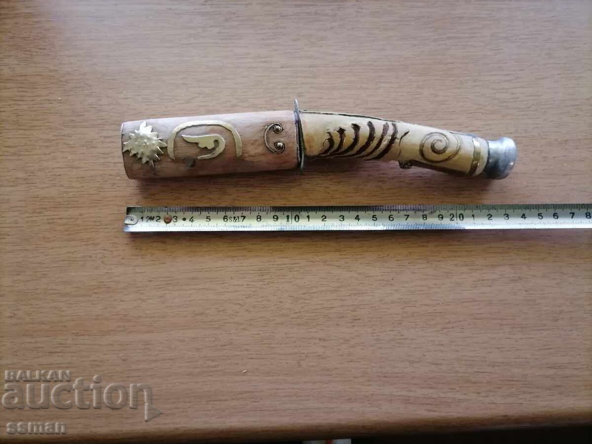 Old knife with carved handle, horse head, bronze, stones with price € 20.00 | 39.12 BGN Old knife with carved handle, horse head, bronze, stones with price € 20.00 | 39.12 BGN