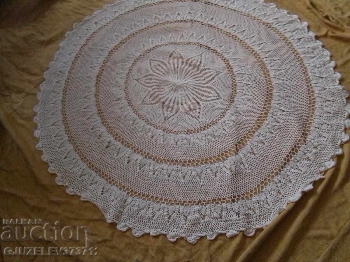 Auction Vintage Round White Crocheted Tablecloth Auction Vintage Round White Crocheted Tablecloth