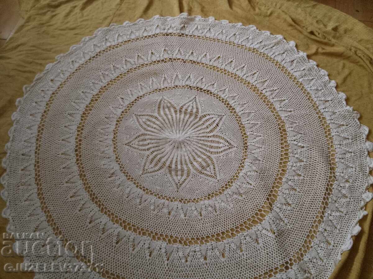 Vintage Round White Crocheted Tablecloth Vintage Round White Crocheted Tablecloth