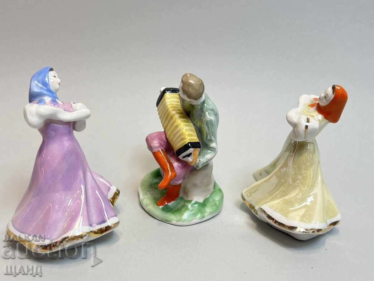 Figurine din porțelan Dulevo Muzicant și Dansatoare, Epoca Socialistă cu preț € 60.00 | 117.35 BGN
