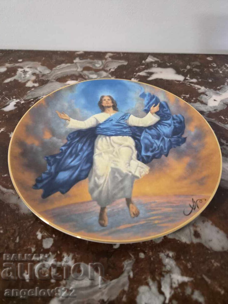 Licitație Platou frumos din porțelan cu marcaj de producător!!!