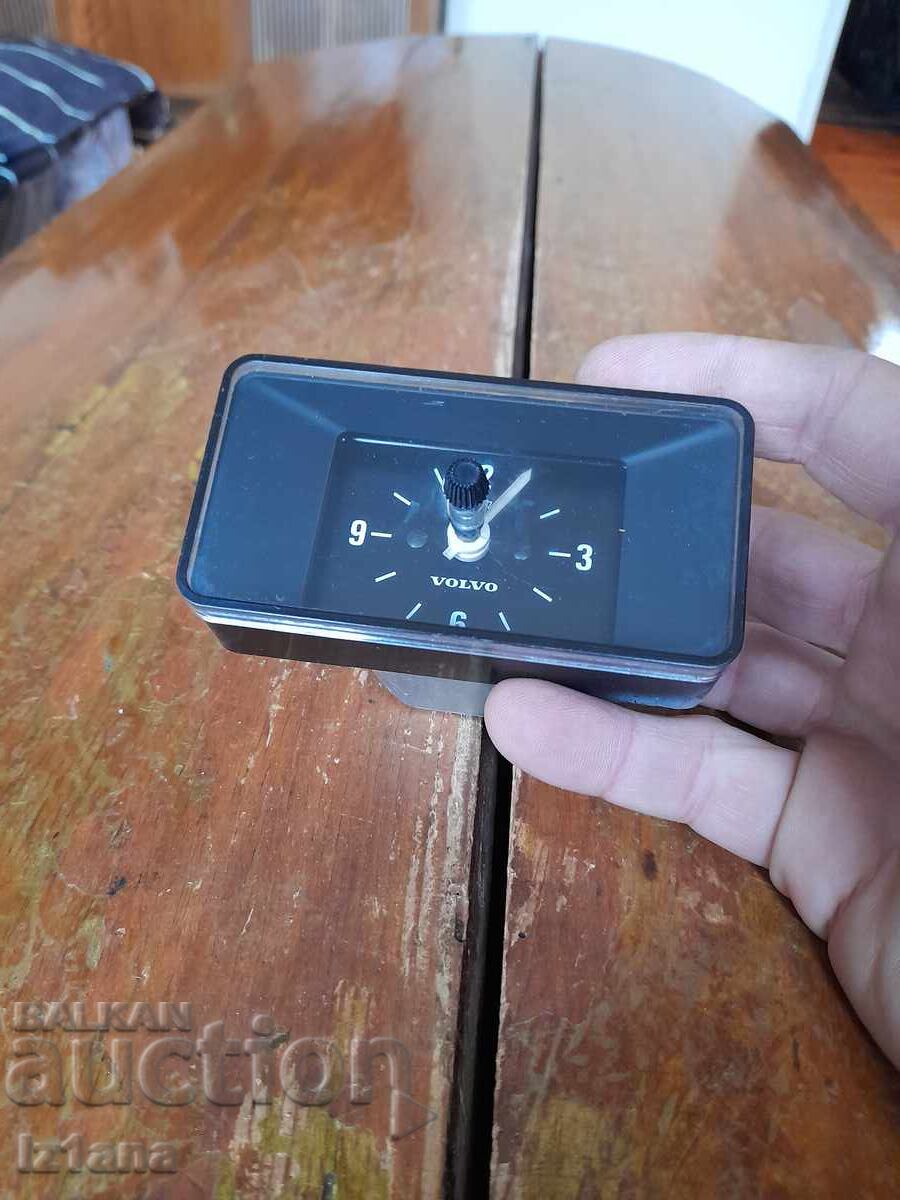 Стар автомобилен часовник Volvo,Moto Meter с цена € 37.00 | 72.37 лв.
