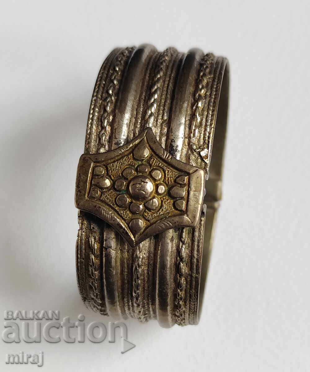 Vŭzrozhdenska srebŭrna grivna, rogatka, nakit, bizhu