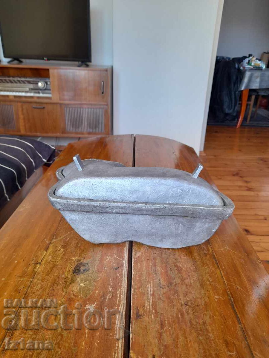 Forma veche pentru frigerea Mielului