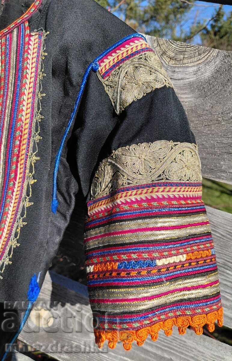 Delivery of Folk costume, glider, NOTES Delivery of Folk costume, glider, NOTES