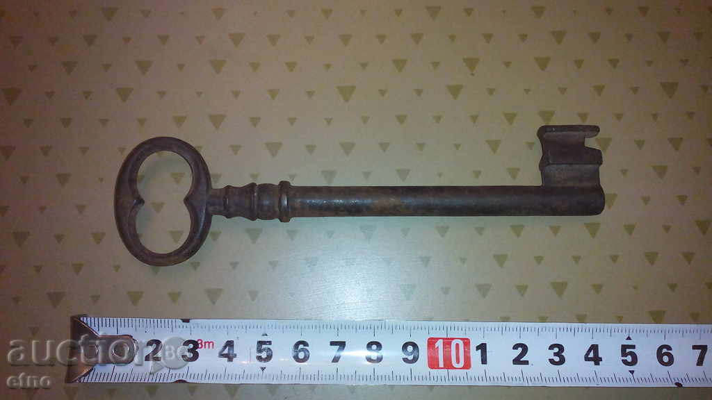 Auction  OLD LARGE KEY FROM TSARIST TIMES