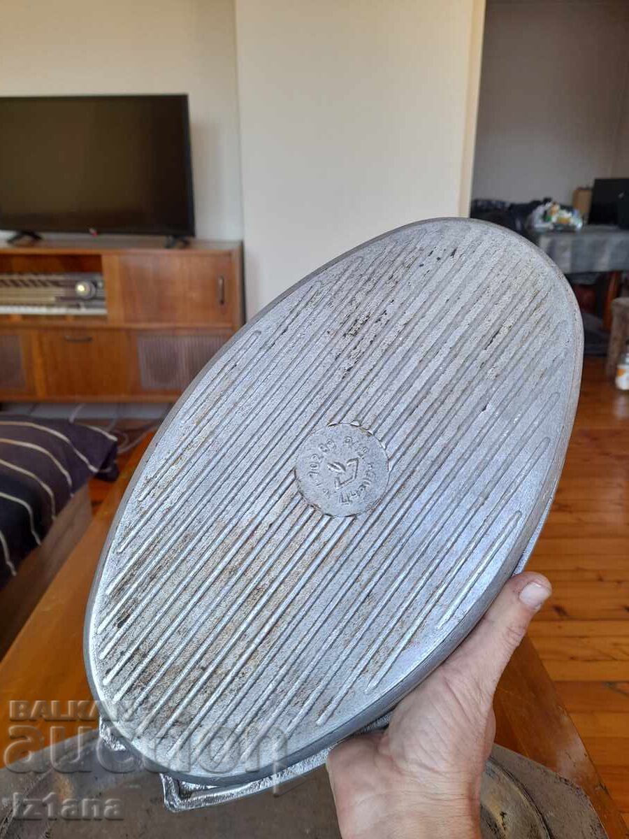 Delivery of Old aluminum pot