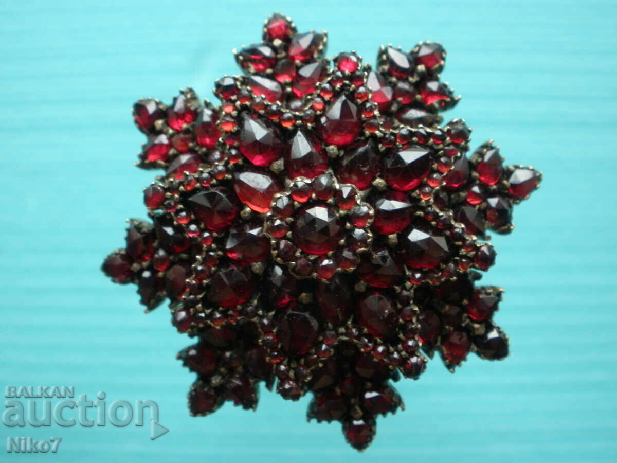 Antique "Victorian" brooch with Bohemian garnet with price € 199.99 | 391.15 BGN Antique "Victorian" brooch with Bohemian garnet with price € 199.99 | 391.15 BGN