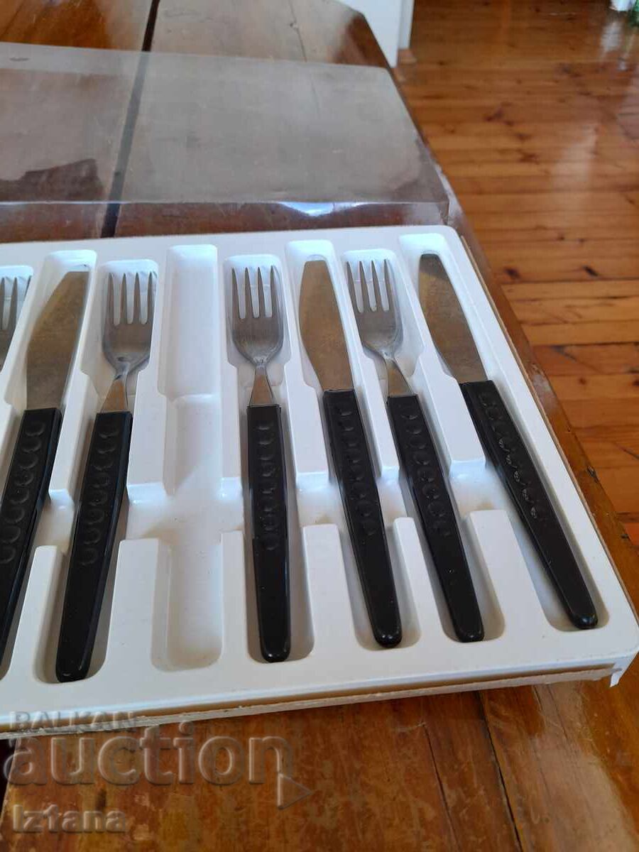Delivery of Starter set of forks and knives Delivery of Starter set of forks and knives