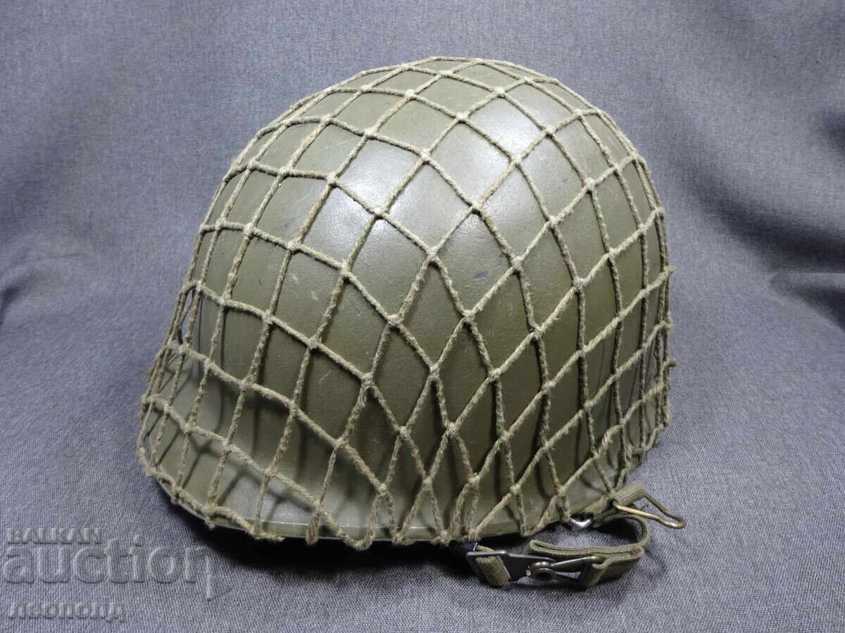 Аукцион СТАРА ВОЕННА КАСКА M1 ОТ 2 ЧАСТИ И МАСКИРОВЪЧНА МРЕЖА