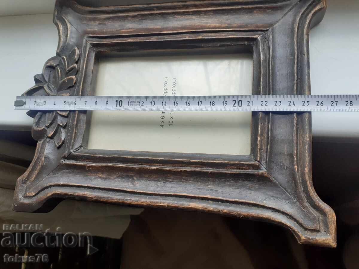 Όμορφη και κομψή ξύλινη κορνίζα με ξυλογλυπτική - 5