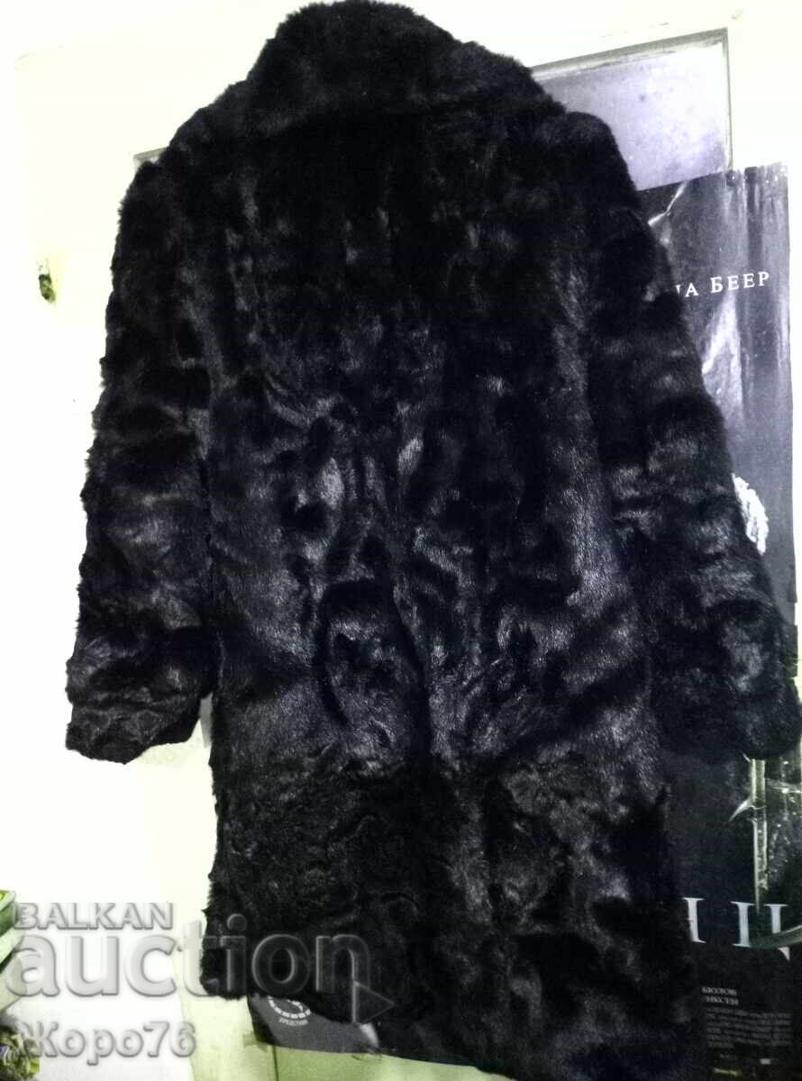 Παράδοση Παλτό από Τεχνητή Γούνα Νόρκας, Παλιό Όμορφο Δερμάτινο; ΣΩΟ!