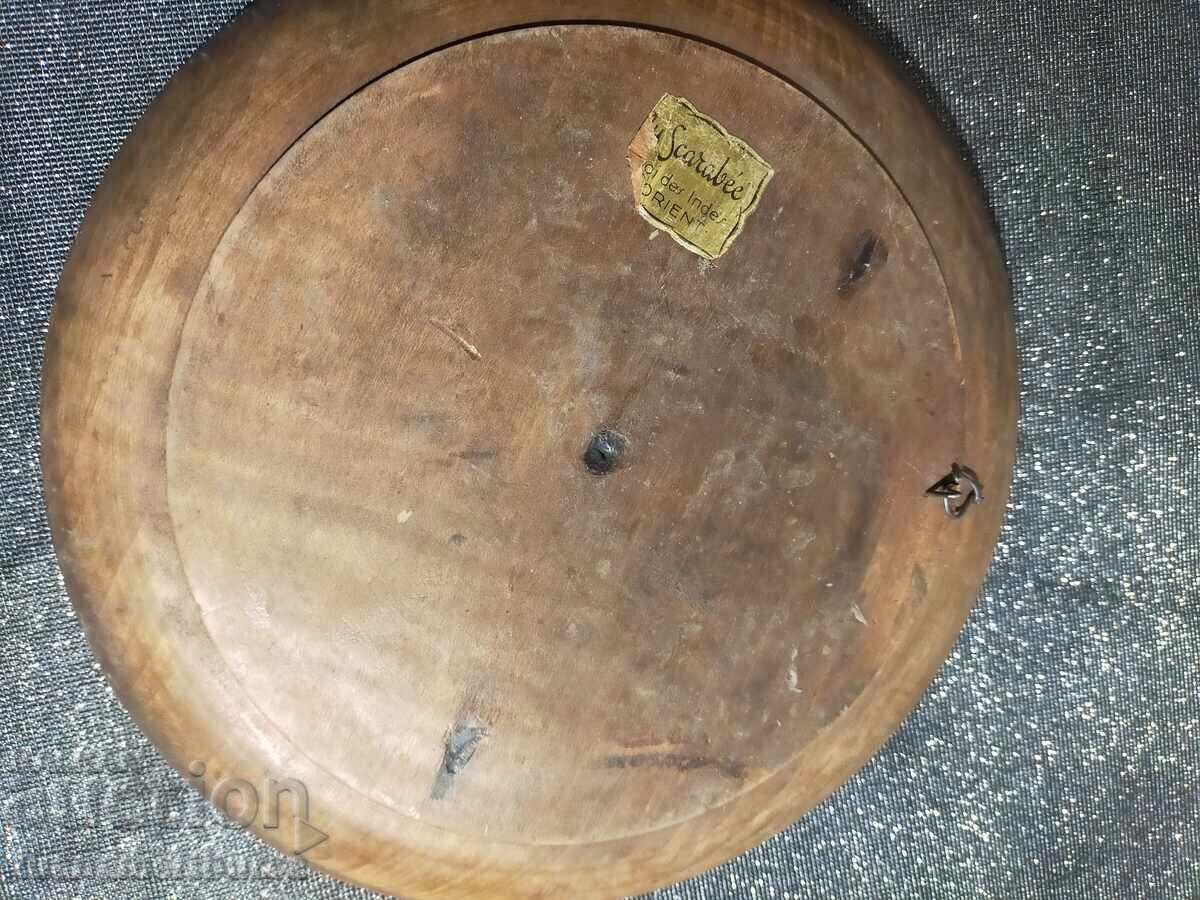 Auction Wooden decorative item Auction Wooden decorative item