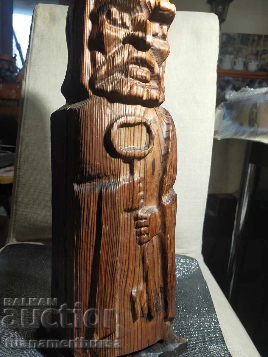 Auction  Wooden decorative bottle container