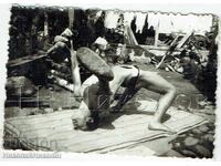 MICĂ POZĂ VECHE CLUB DE FITNESS CURTE J456