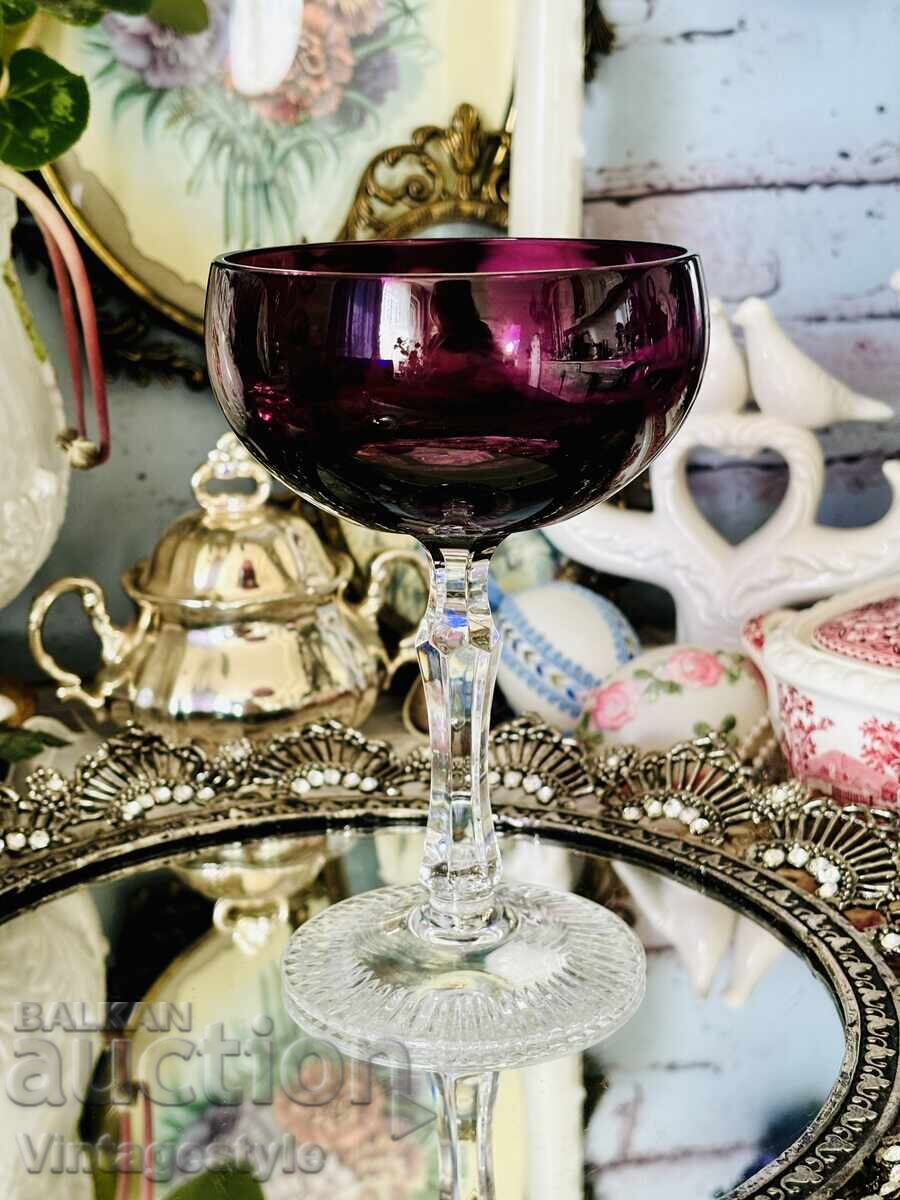 Auction  Elegant vintage set of 6 crystal glasses