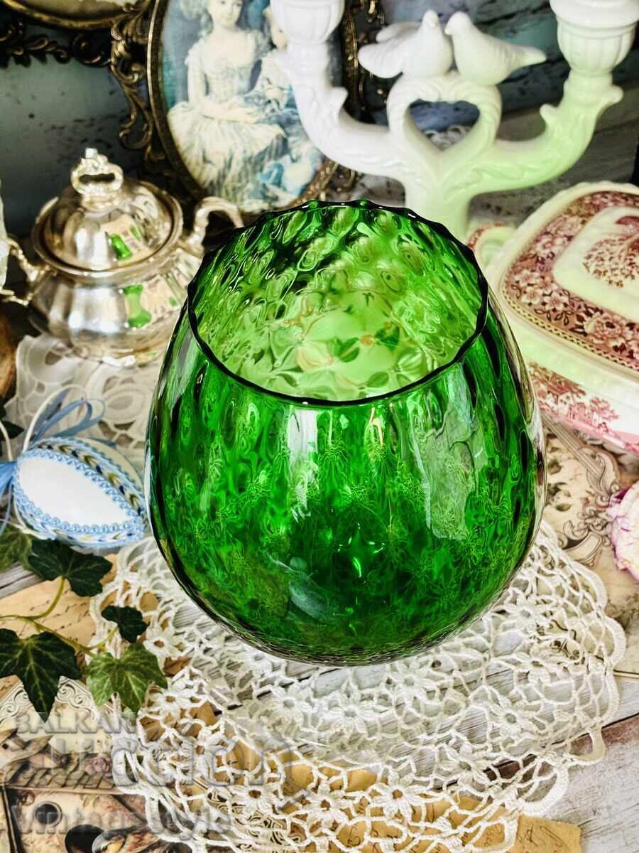 Γυάλινο βάζο με τιμή € 18.00 | 35.21 BGN