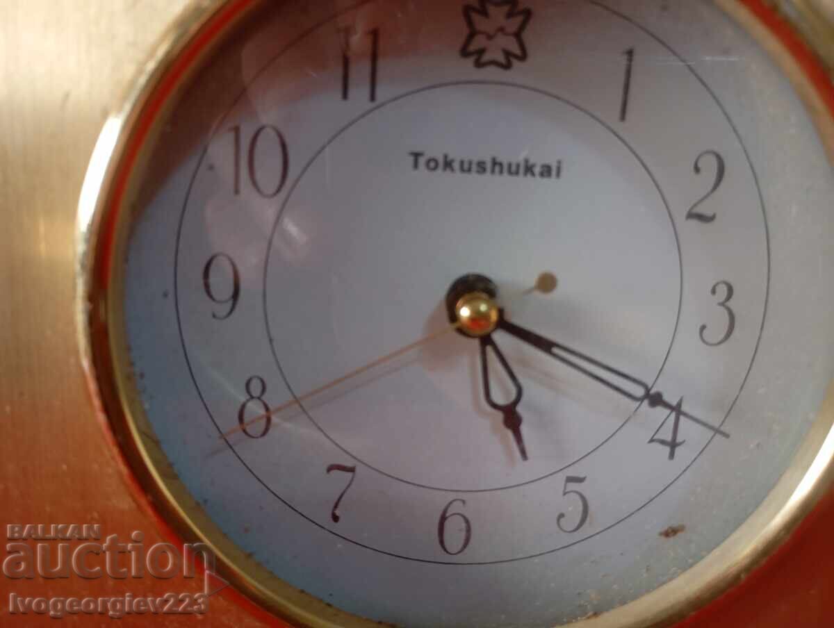 Αντίκα επιτραπέζιο ρολόι με τιμή € 15.00 | 29.34 BGN