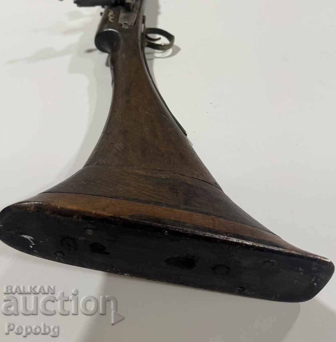 Delivery of Old flintlock rifle Delivery of Old flintlock rifle