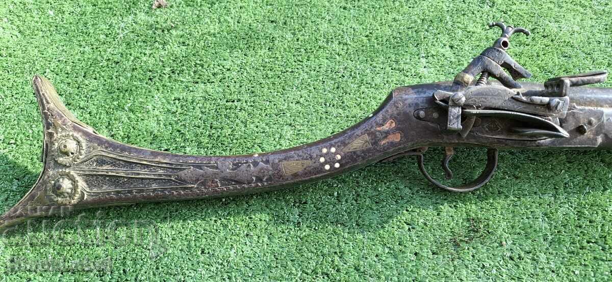 Cremă de mușcat, Kariofili (Greacă: Καριοφίλι) cu preț € 1800.00 | 3520.49 BGN