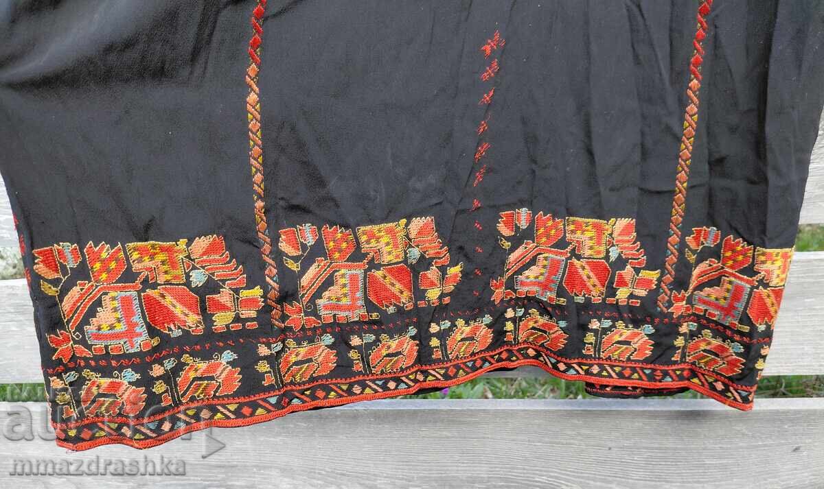 Παράδοση Εθνογραφική tunika, roklya, sukman broderiya