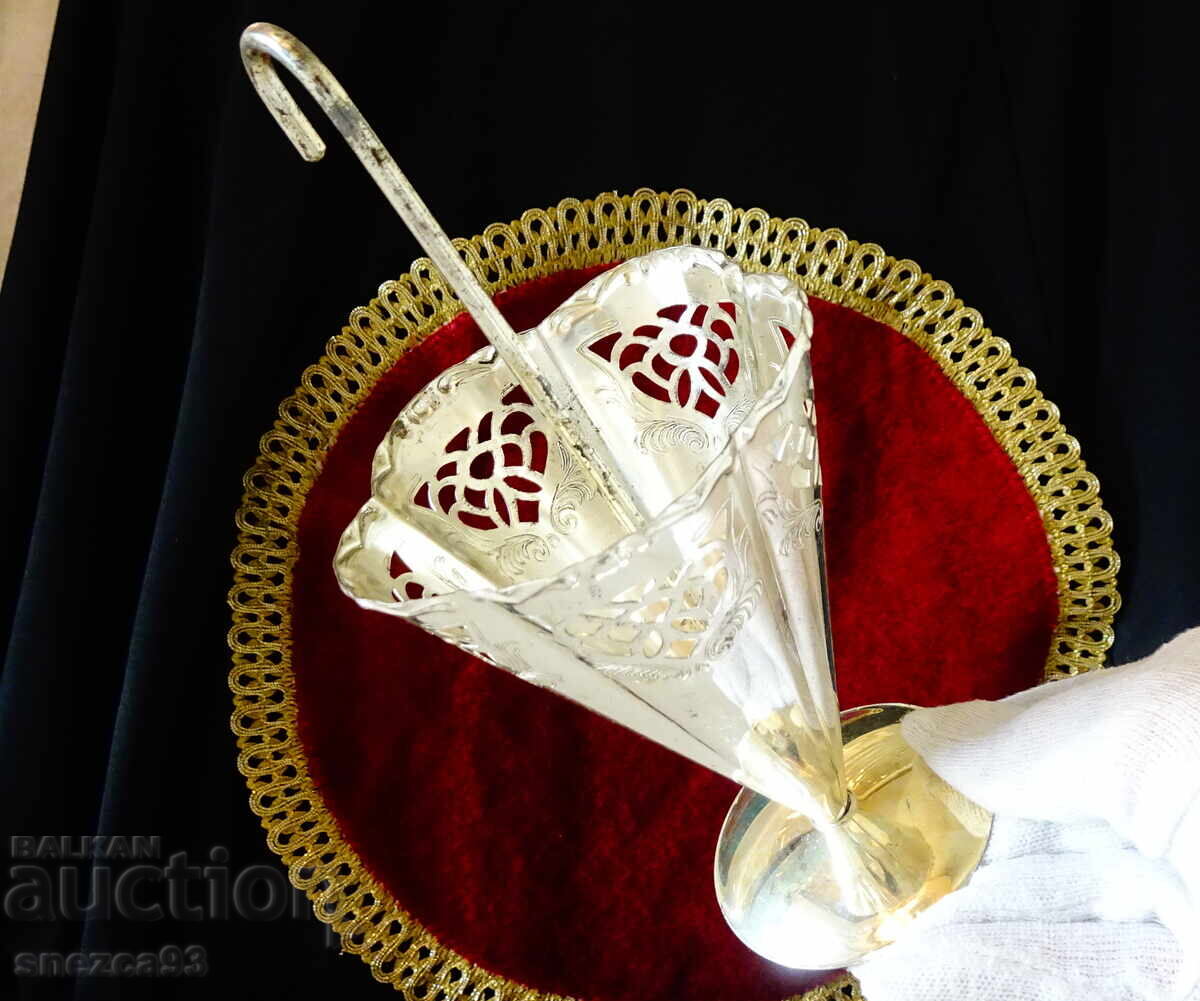 Доставка на Посребрен салфетник чадърче,Art Nouveau.