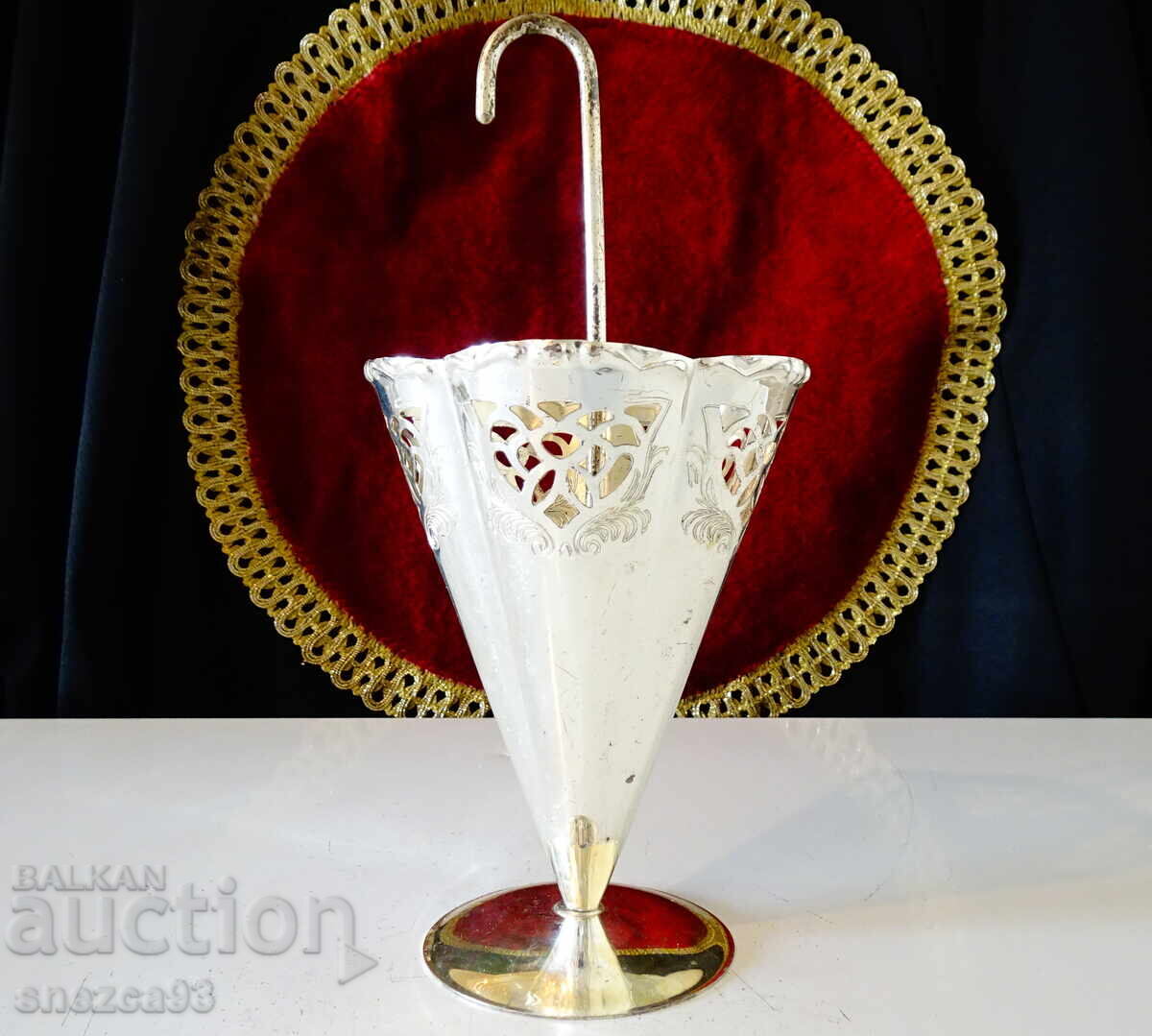 Посребрен салфетник чадърче,Art Nouveau.